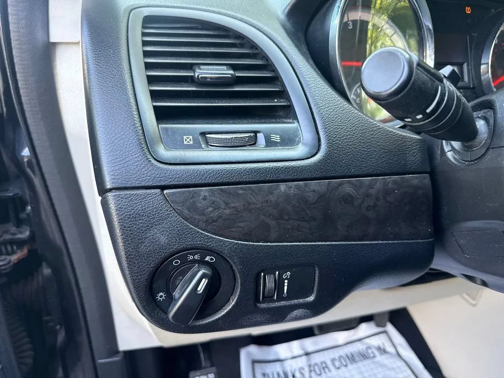 Used 2013 Dodge Grand Caravan SE FWD image 16