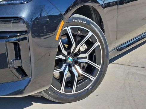 Used 2023 BMW 740i image 7