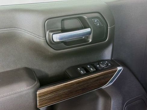 Used 2020 Chevrolet Silverado 1500 RST w/ Convenience Package AWD/4WD image 17