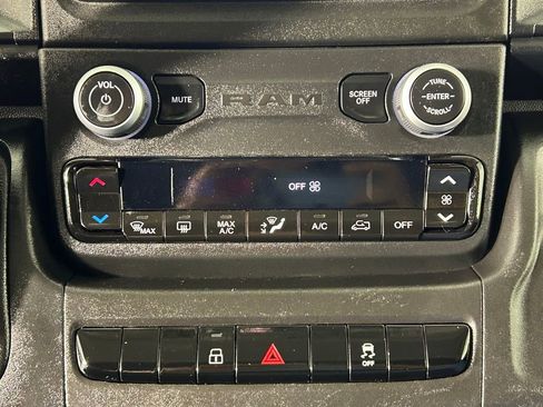 Used 2025 RAM ProMaster 2500 w/ Convenience Group FWD image 19