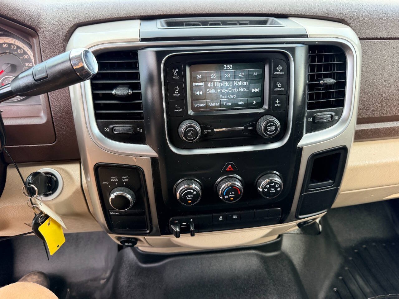 Used 2017 RAM 2500 SLT AWD/4WD image 33