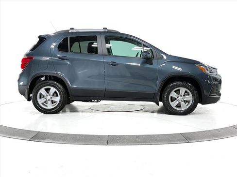 Used 2022 Chevrolet Trax LT w/ Driver Confidence Package image 11