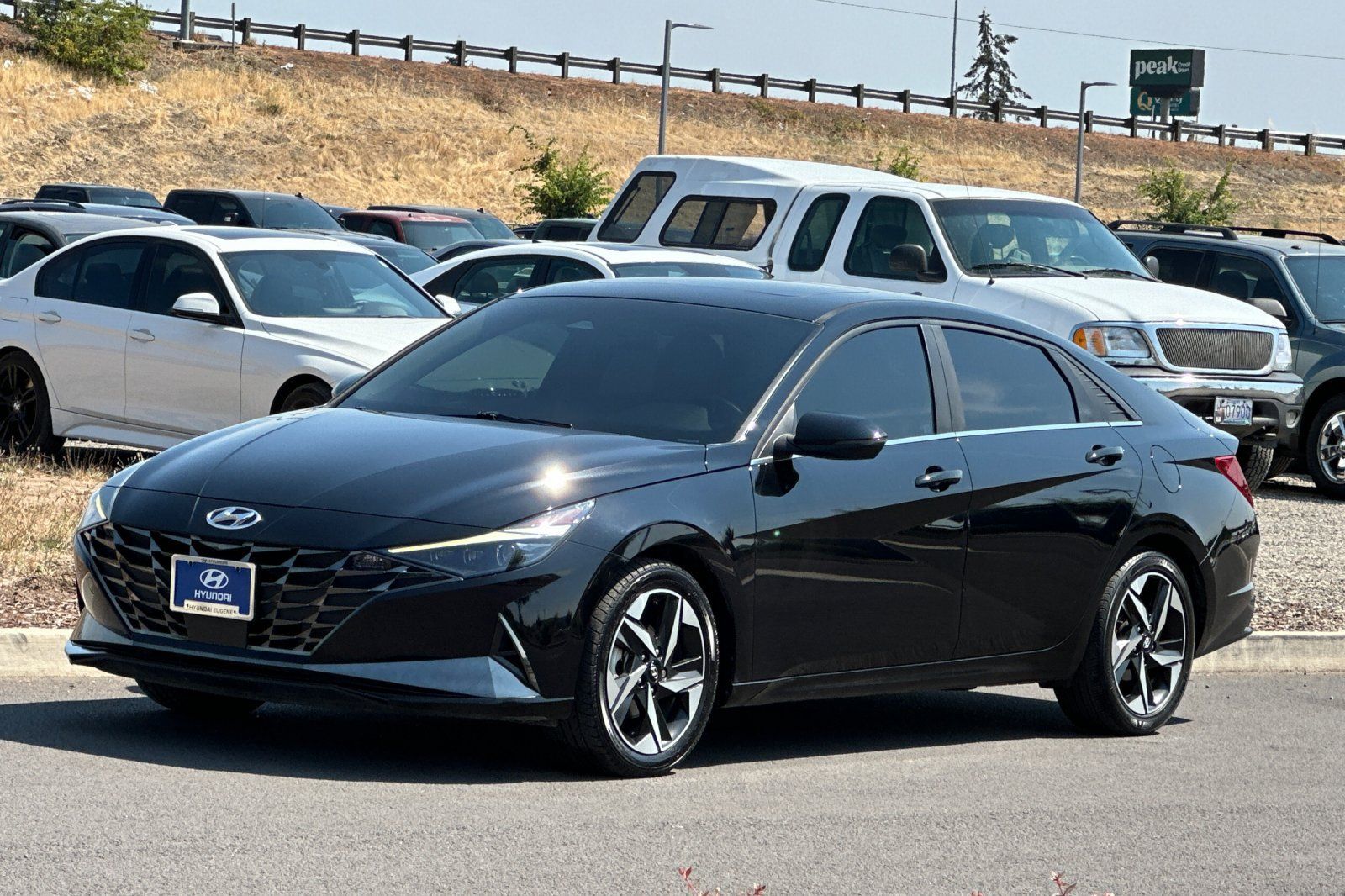 Used 2022 Hyundai Elantra Limited w/ Cargo Package FWD image 7
