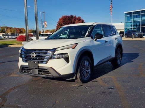 Used 2024 Nissan Rogue S image 4