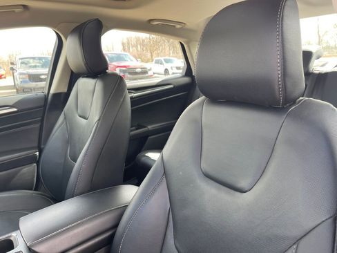 Used 2018 Ford Fusion Titanium image 6