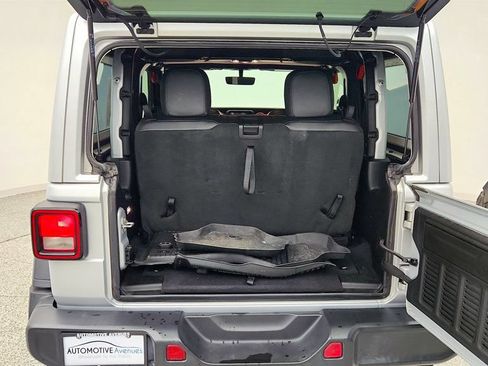 Used 2023 Jeep Wrangler Rubicon AWD/4WD image 22