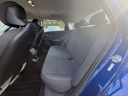 Used 2025 Kia K4 LXS image 23