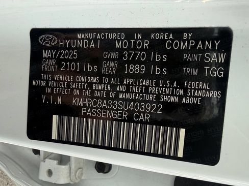 Certified 2025 Hyundai Venue SEL FWD image 33