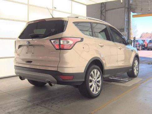 Used 2017 Ford Escape Titanium image 3