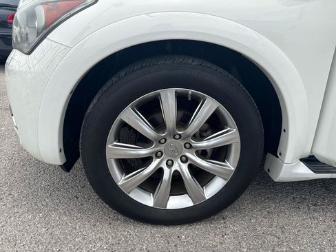 Used 2011 INFINITI QX56 4WD w/ Deluxe Touring Pkg image 29