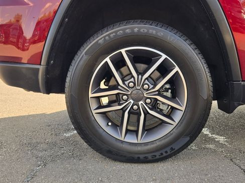 Used 2022 Jeep Grand Cherokee Limited image 17