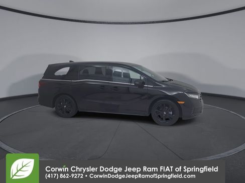 Used 2024 Honda Odyssey Sport image 3