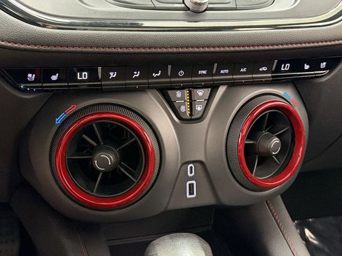 Used 2021 Chevrolet Blazer RS w/ Enhanced Convenience Package FWD image 32