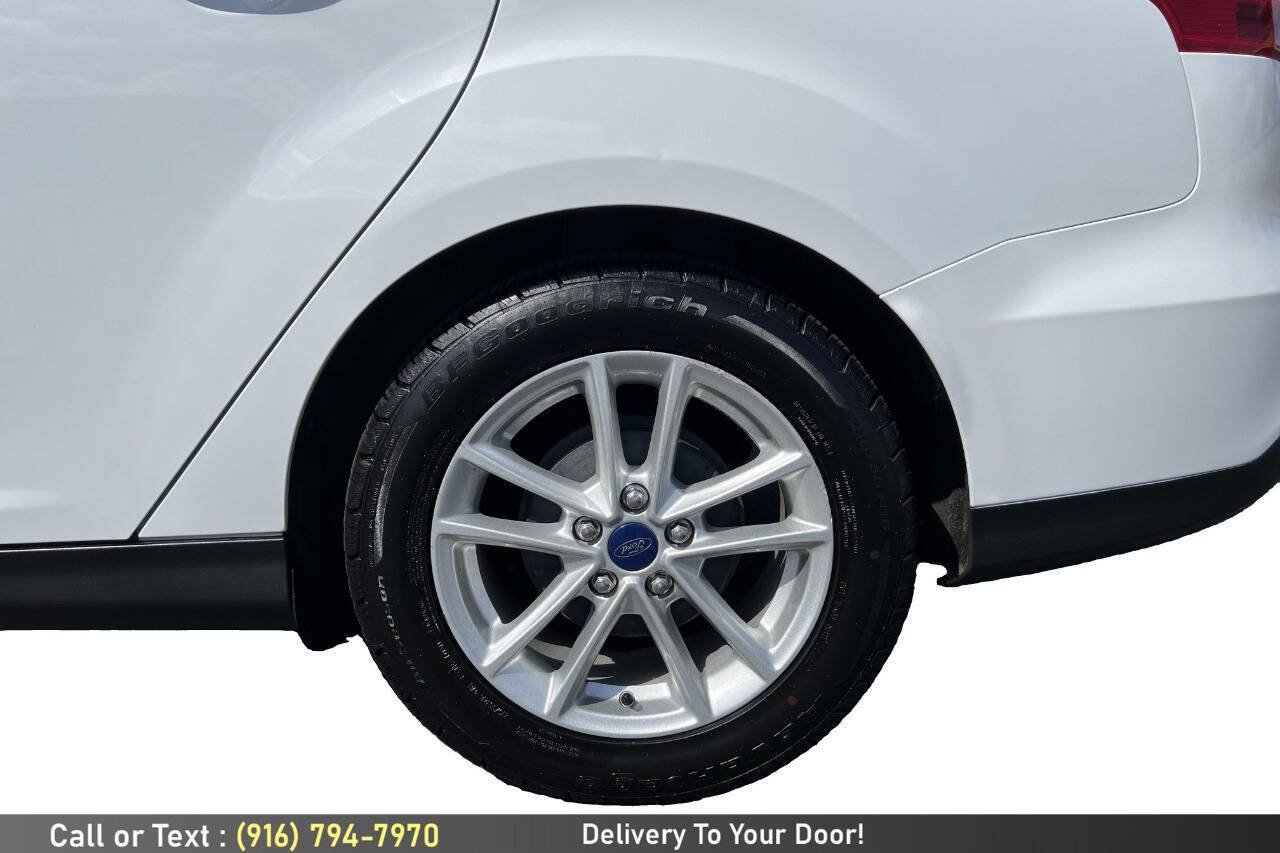 Used 2015 Ford Focus SE FWD image 10