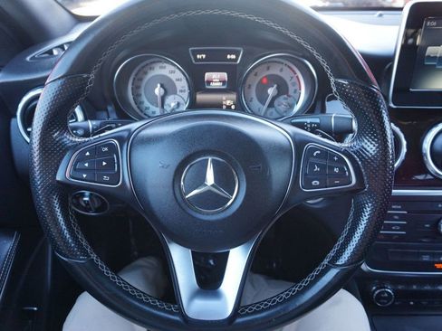 Used 2016 Mercedes-Benz GLA 250 image 25