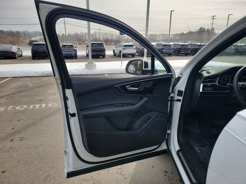 Used 2025 Audi Q7 2.0T Premium w/ Convenience Package image 17