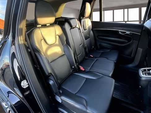 Used 2020 Volvo XC90 T5 Momentum w/ Protection Package image 27