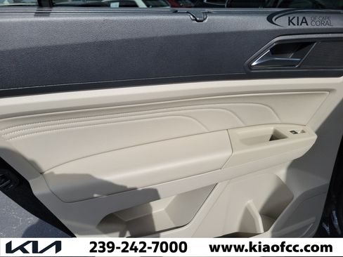 Used 2022 Volkswagen Atlas SE w/ Panoramic Sunroof Package FWD image 13