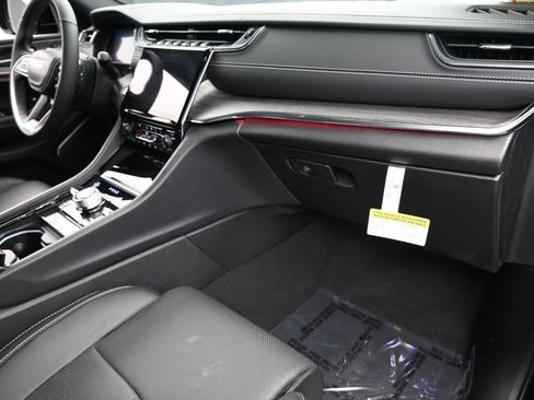 Used 2024 Jeep Grand Cherokee Overland w/ Luxury Tech Group IV image 52