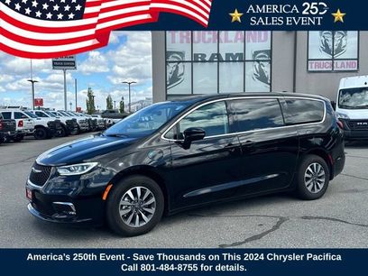 Used 2024 Chrysler Pacifica Limited