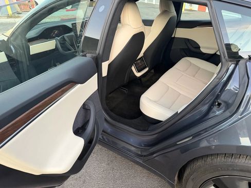 Used 2022 Tesla Model S Standard Range image 9