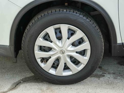 Used 2016 Nissan Rogue S FWD image 9
