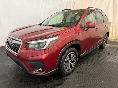Used 2021 Subaru Forester Premium image 1