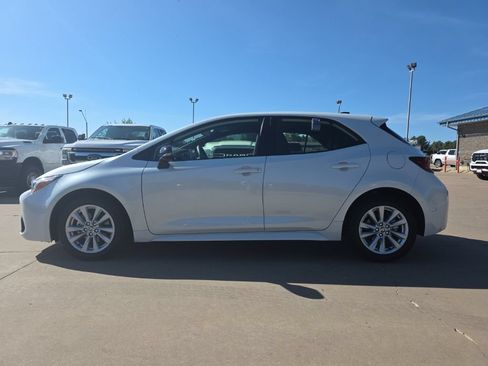 Used 2026 Toyota Corolla SE FWD image 9