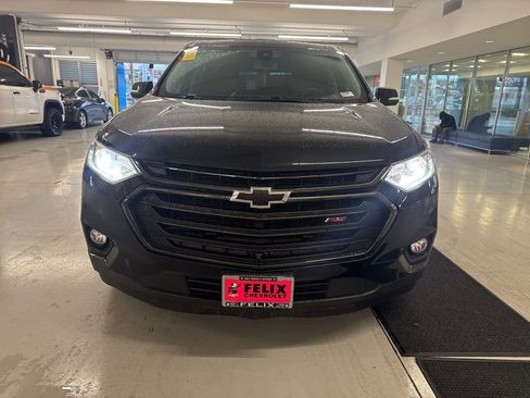 Used 2021 Chevrolet Traverse RS image 2