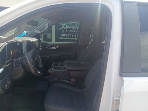 Used 2022 Chevrolet Silverado 1500 LT AWD/4WD image 13