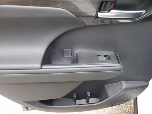 New 2026 Toyota Highlander Platinum image 16