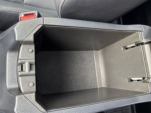 Used 2018 Toyota RAV4 Limited image 21