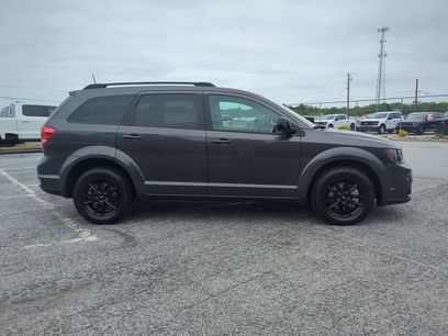 Used 2019 Dodge Journey SE w/ Connectivity Group
