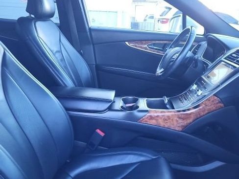 Used 2018 Lincoln MKX Select w/ Select Plus Package AWD/4WD image 34