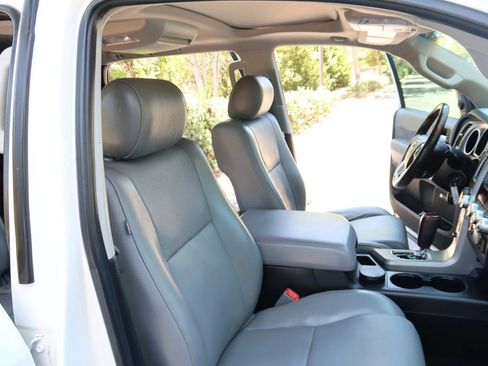 Used 2016 Toyota Sequoia Platinum RWD image 24