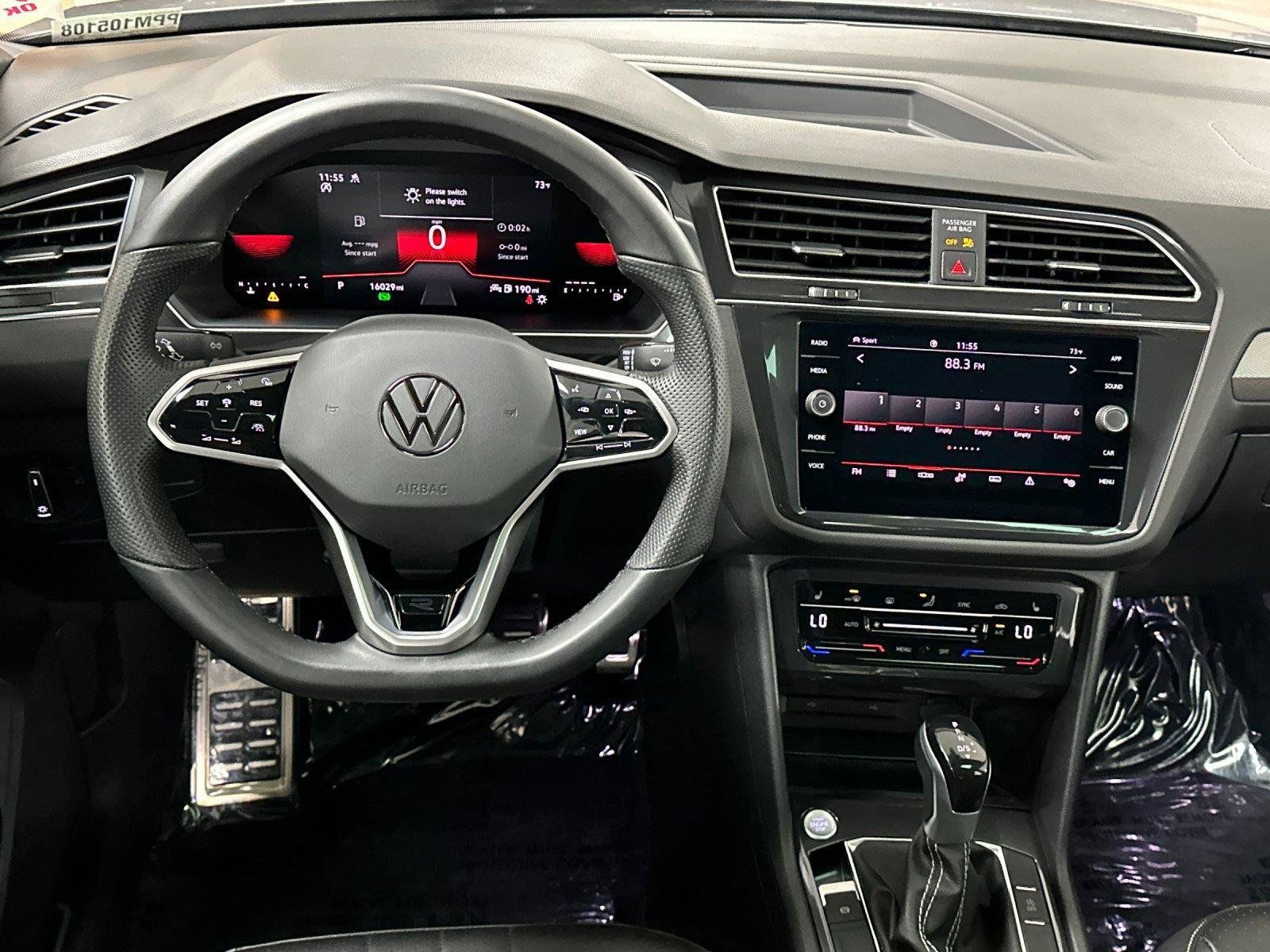 Used 2023 Volkswagen Tiguan SE R-Line AWD/4WD image 13