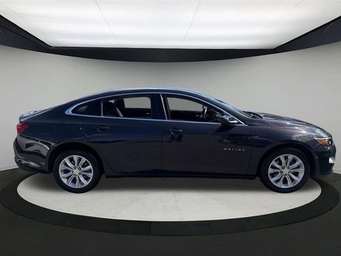 Used 2025 Chevrolet Malibu LT image 4