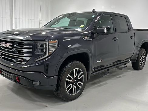 Used 2022 GMC Sierra 1500 AT4 w/ AT4 Premium Package image 1