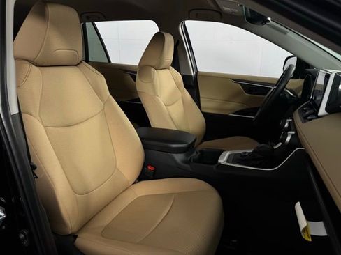 New 2025 Toyota RAV4 LE image 12