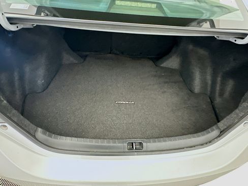 Used 2014 Toyota Corolla LE image 29