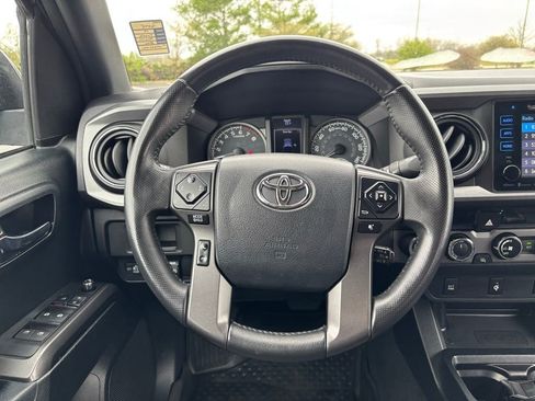 Used 2017 Toyota Tacoma TRD Off-Road w/ Tow Package (A/T) AWD/4WD image 21
