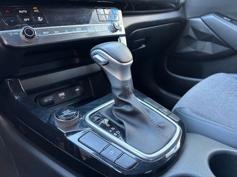 Used 2025 Kia Seltos S image 42