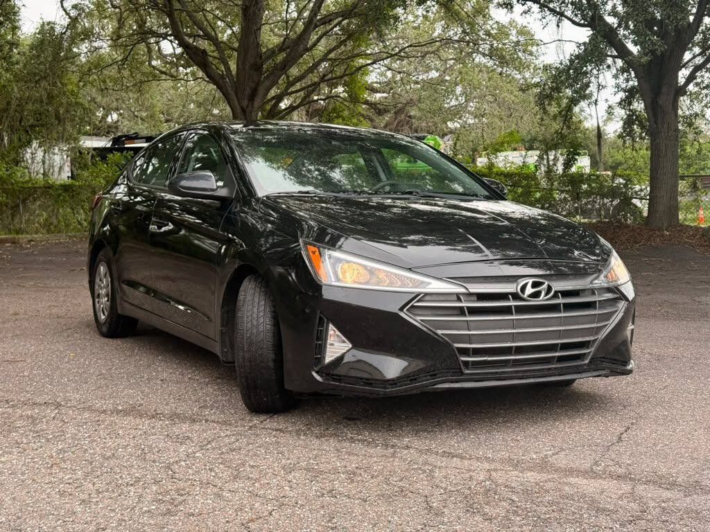 Used 2020 Hyundai Elantra SE w/ Convenience Package (C2) FWD image 2