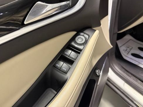 Used 2019 Buick Enclave Essence w/ LPO, Sport Appearance Package FWD image 12
