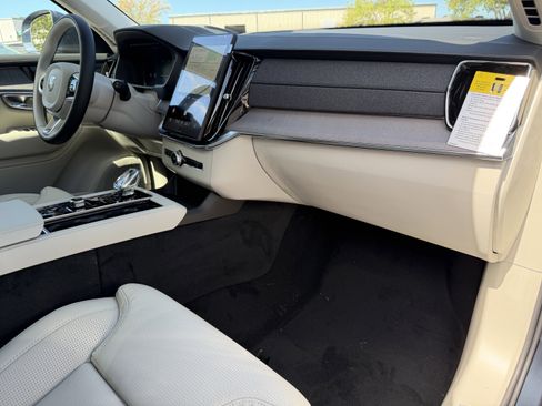 New 2026 Volvo XC90 T8 Ultra w/ Protection Package image 11