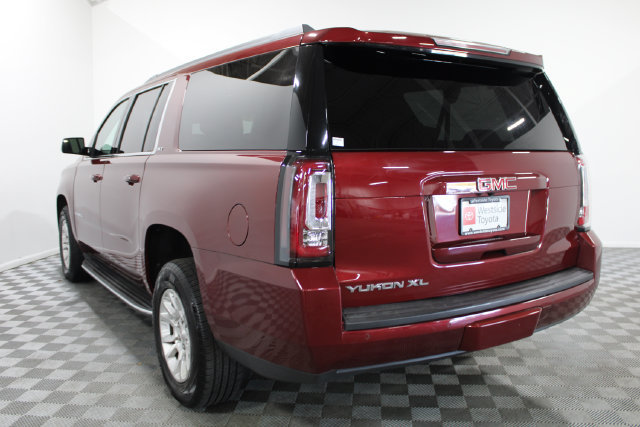 Used 2017 GMC Yukon XL SLT w/ Open Road Package AWD/4WD image 4