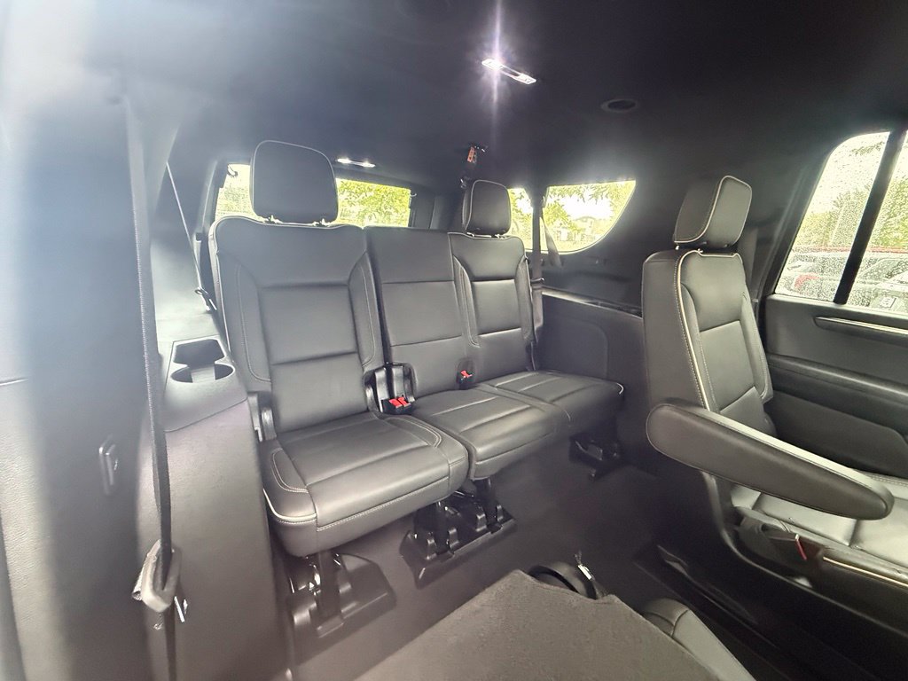 Used 2026 Chevrolet Suburban Premier AWD/4WD image 31