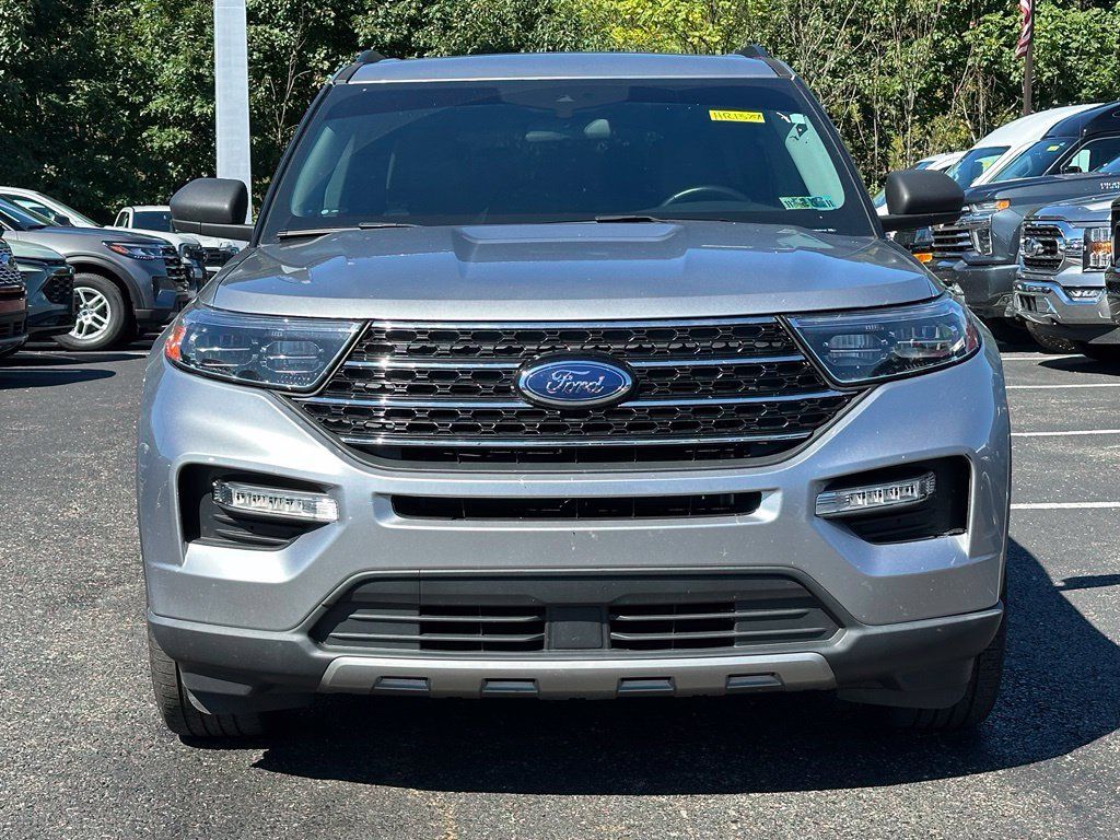 Used 2020 Ford Explorer XLT w/ Equipment Group 202A AWD/4WD image 22