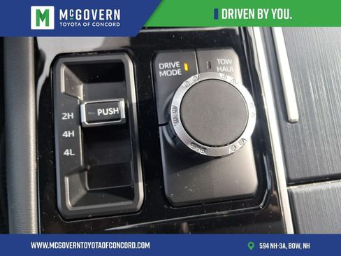 Used 2024 Toyota Tundra Platinum AWD/4WD image 34