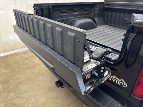 Used 2023 Chevrolet Silverado 1500 High Country w/ Technology Package AWD/4WD image 29